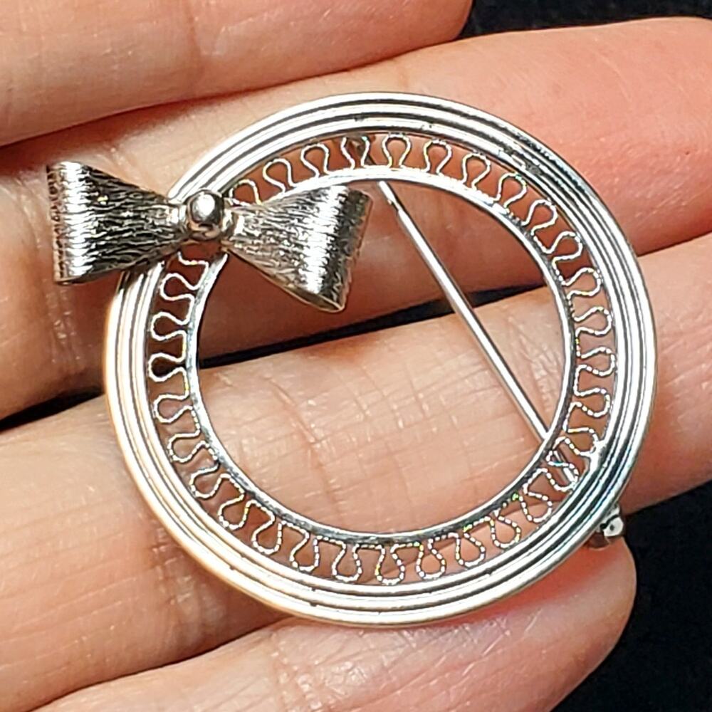 Star Art Sterling Bow Open Work Round Brooch 1.25" Minimalist Signed Vtg